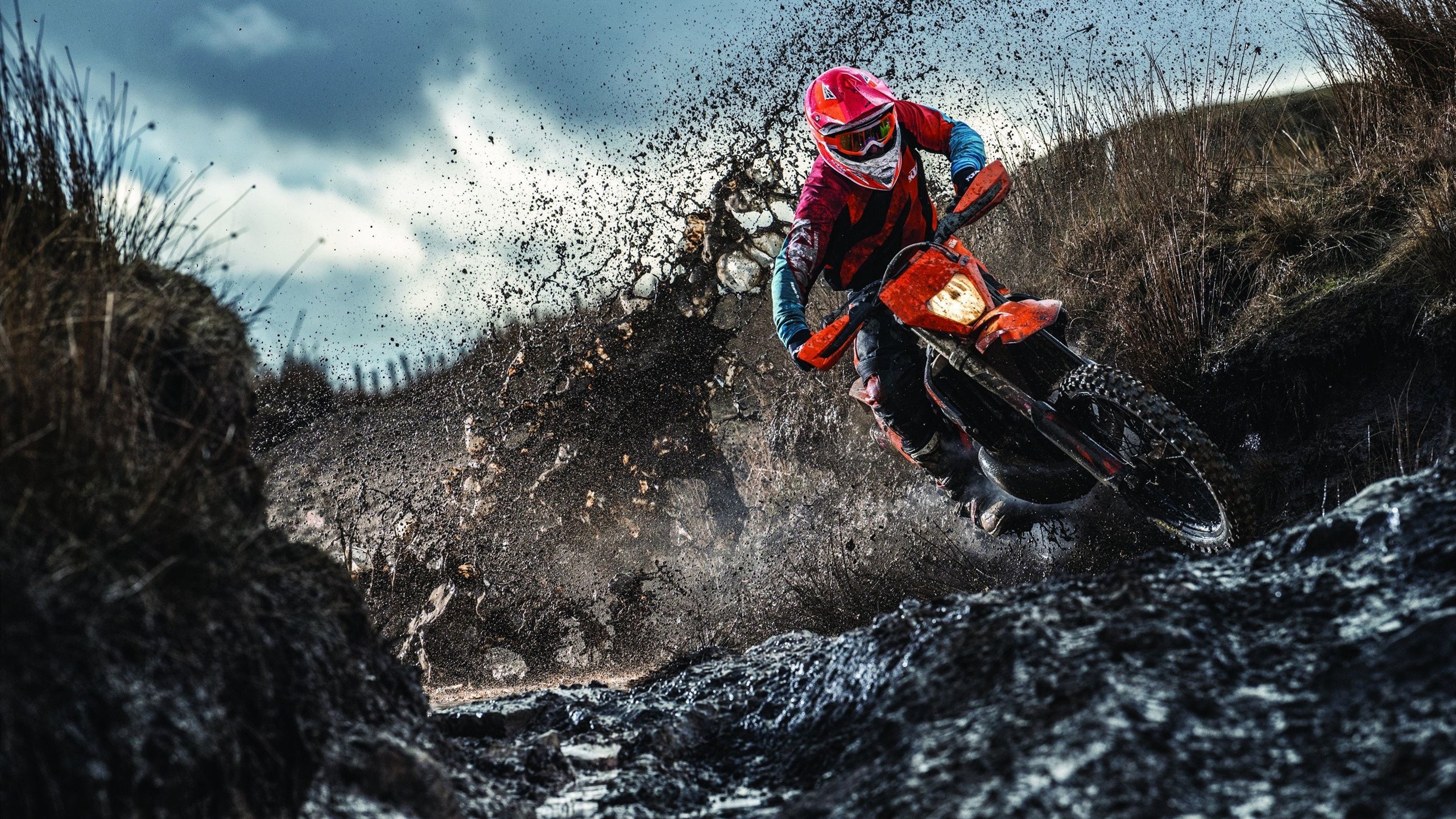 夏季皮划艇比赛,极速穿梭水流,皮划艇挑战赛